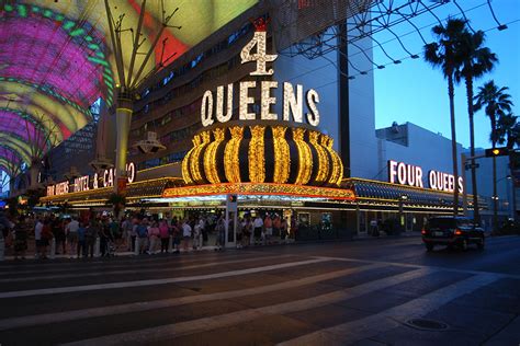 four queens hotel and casino las vegas reviews